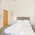 Beautiful 2 Bed On Quiet Cobblestone Lane, Pet Friendly York