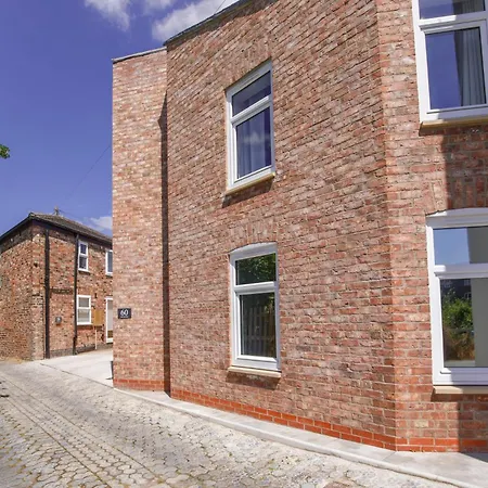 別荘 Beautiful 2 Bed On Quiet Cobblestone Lane, Pet Friendly