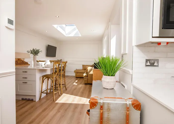 別荘 Beautiful 2 Bed On Quiet Cobblestone Lane, Pet Friendly