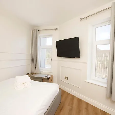 Semesterbostad Beautiful 2 Bed On Quiet Cobblestone Lane, Pet Friendly York